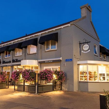 Hotel De Zwaan Schoondijke Bagian luar foto