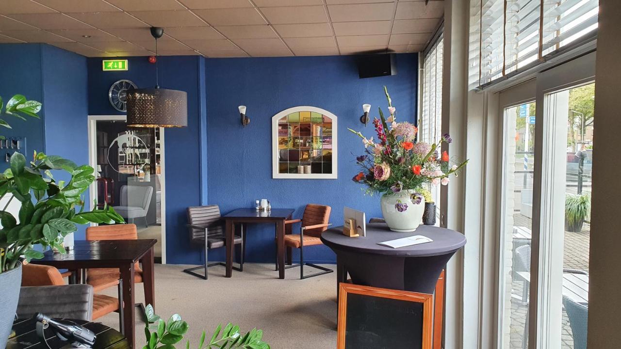 Hotel De Zwaan Schoondijke Bagian luar foto