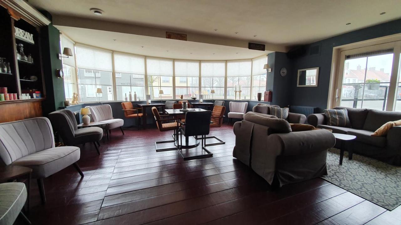 Hotel De Zwaan Schoondijke Bagian luar foto