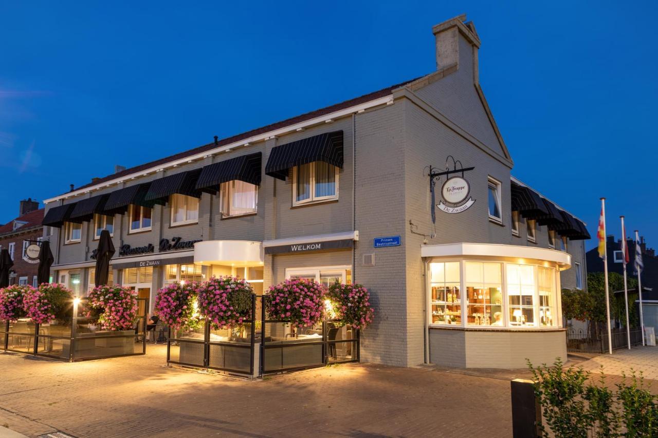 Hotel De Zwaan Schoondijke Bagian luar foto